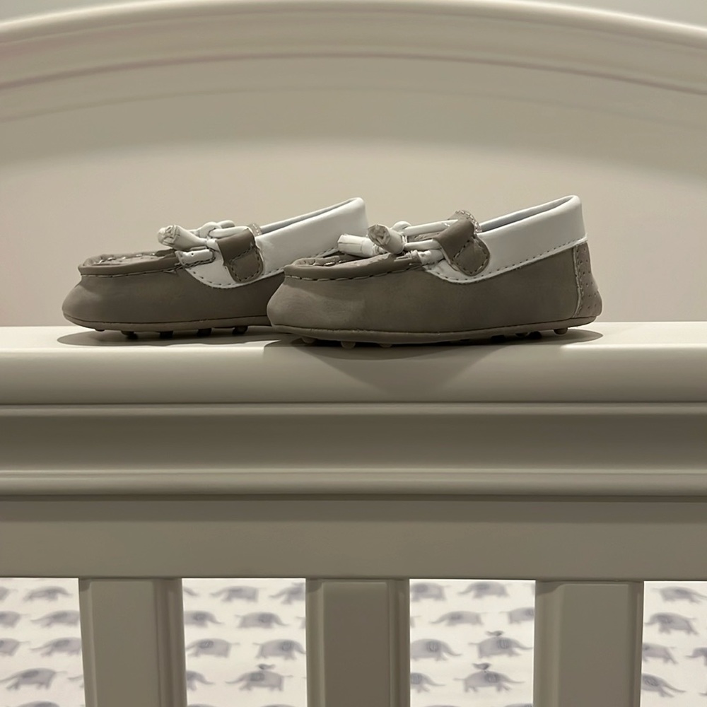 NWOT Mayoral Grey + White Loafers 🚭